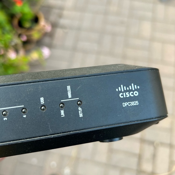 Cisco DPC3825 DOCSIS 3.0 Gateway Modem Router - Cox Communications - Picture 3 of 8